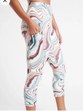 Athleta Leggings Ultimate Stash Pocket Marble Swirl Printed Capri Size S.